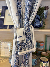 Load image into Gallery viewer, Cotton Napkins in Blue and White Pattern
