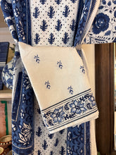 Load image into Gallery viewer, Cotton Napkins in Blue and White Pattern
