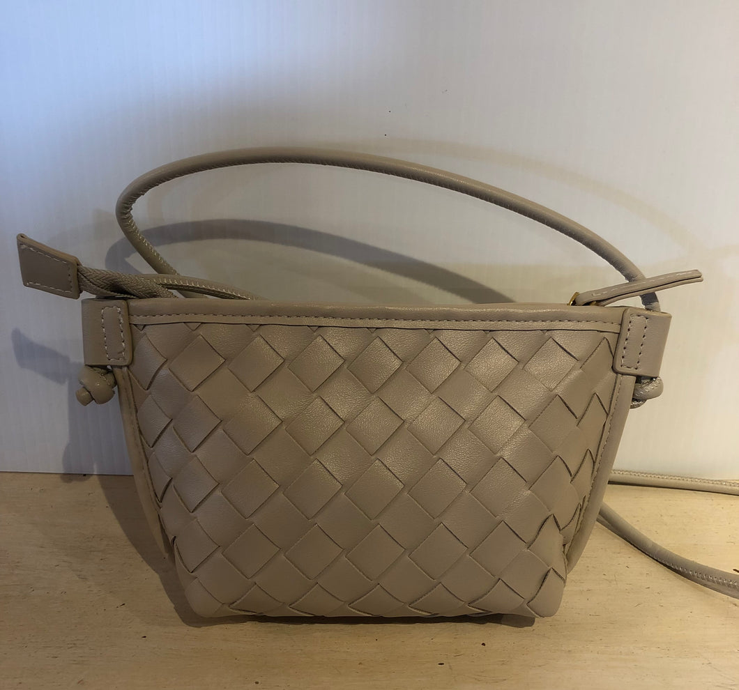 Lakey Small Woven Hangbag