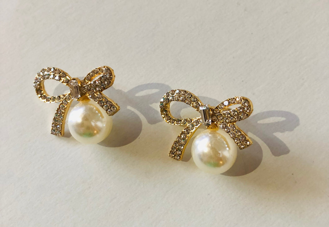 Fanny White CZ Bow Earring with Pearls