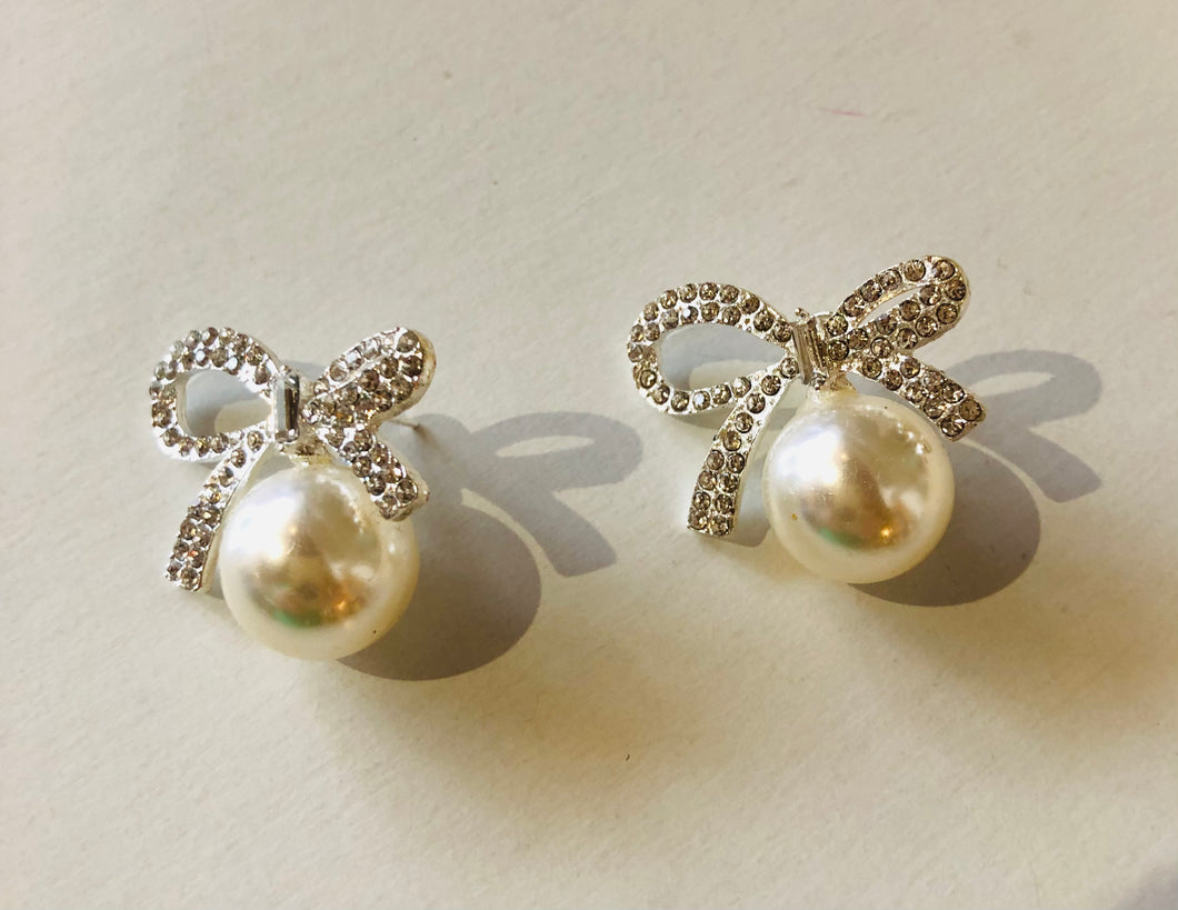 Fanny White CZ Bow Earring with Pearls