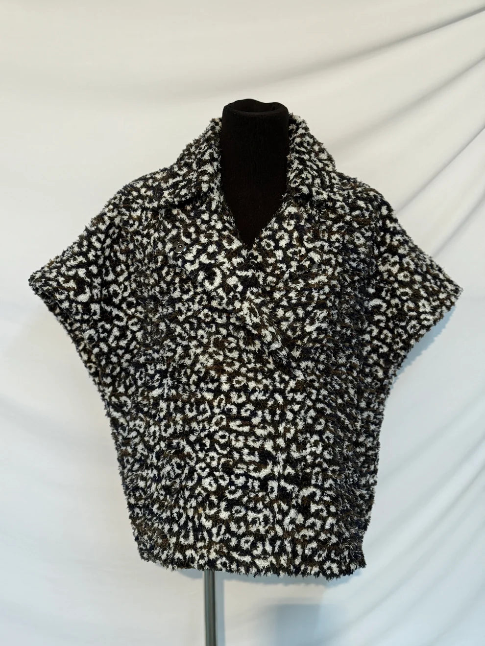 Jaeger Fuzzy Leopard Print Short Sleeve jacket