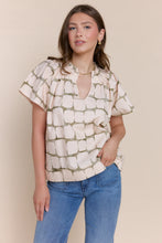 Load image into Gallery viewer, Hannah top by Sofia
