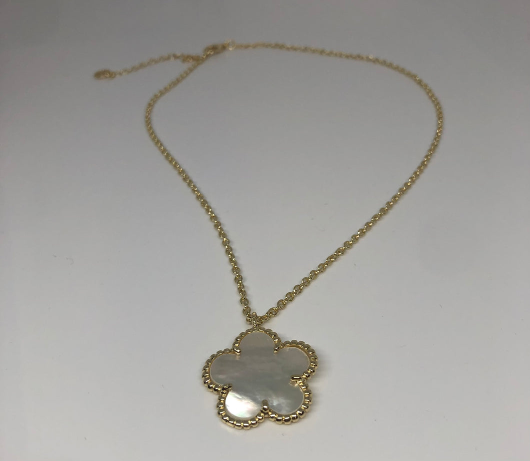 The Mary Necklace in Mother of Pearl set in Gold