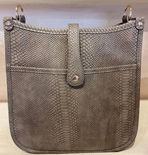 Load image into Gallery viewer, Mix and Match Snap Closure Crossbody Snake Print
