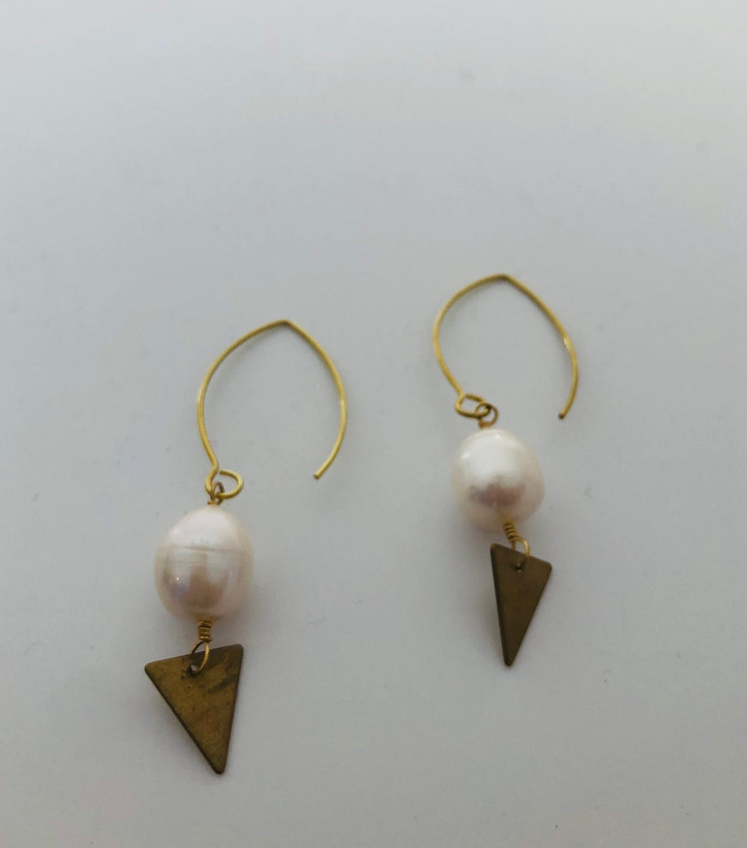 The Patty Pearl and Brass Threader Earring